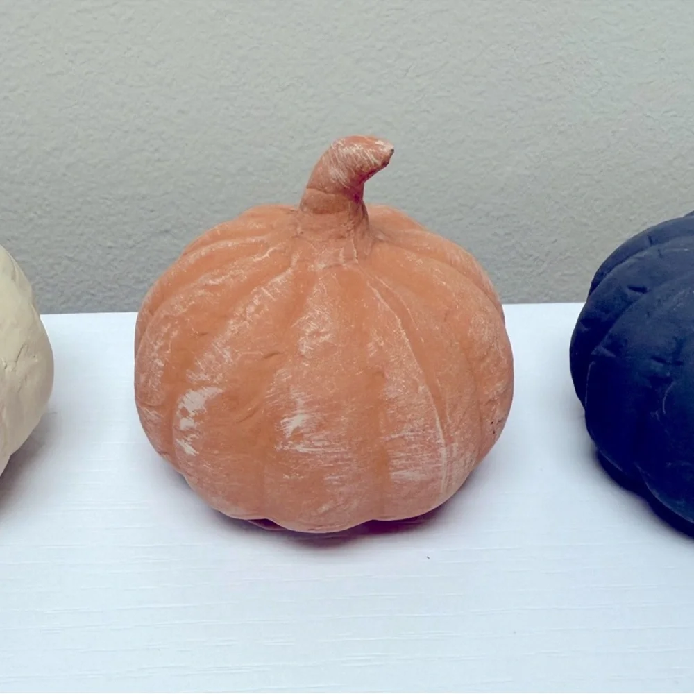 Target Bullseye Playground Fall Thanksgiving set of 4 small terracotta pumpkins